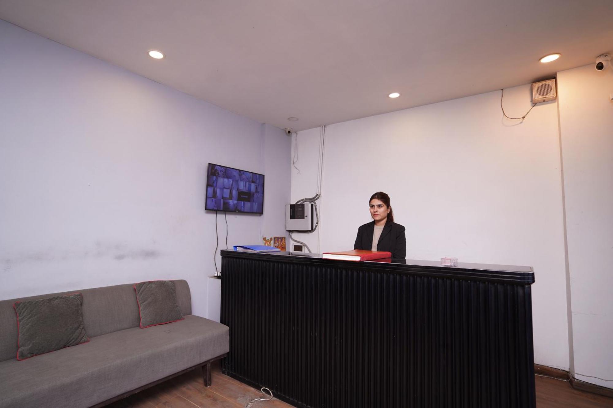 Hotel Mira Residency- Outer Ring Road, Paschim Vihar Delhi  Esterno foto