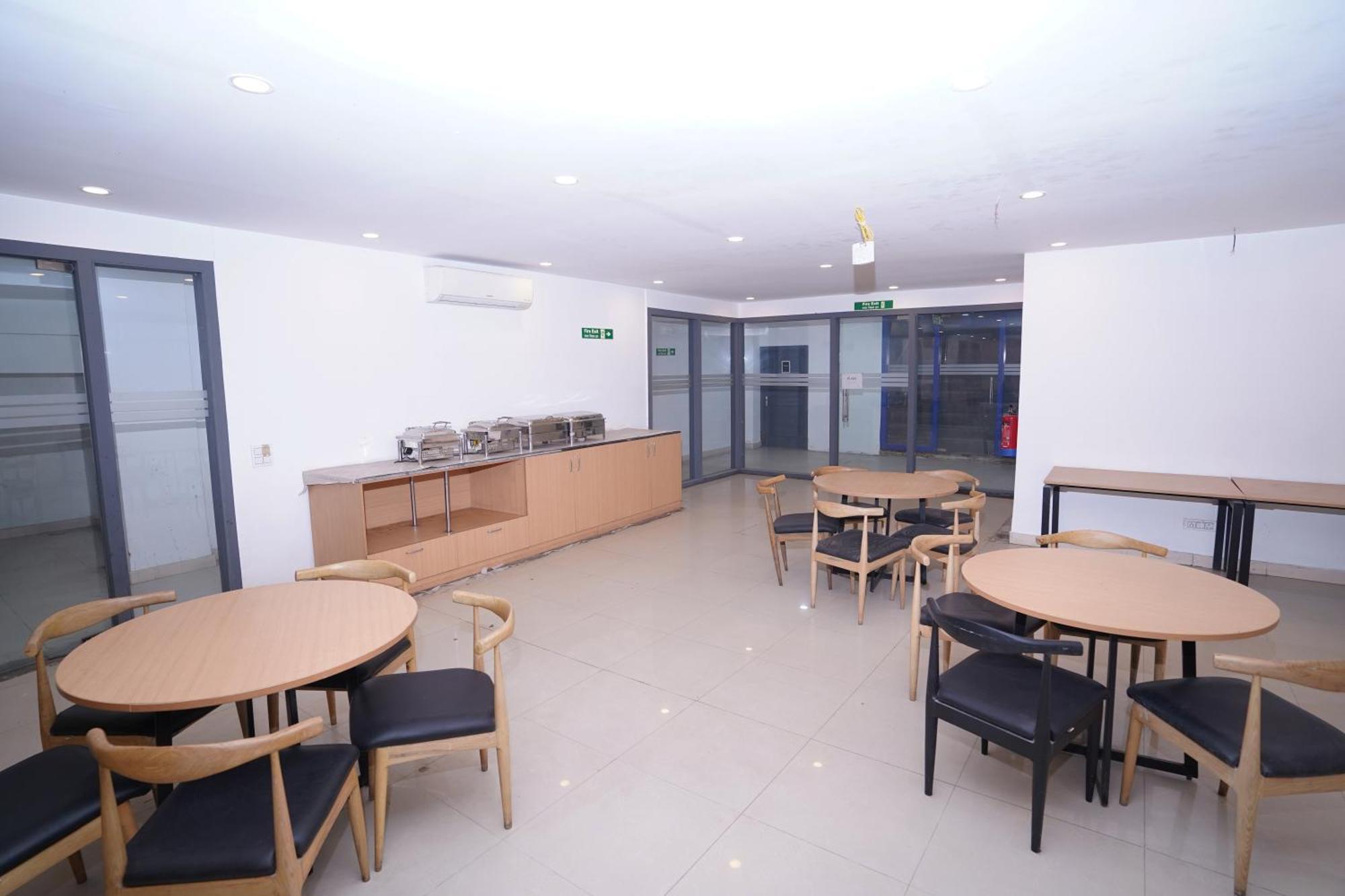 Hotel Mira Residency- Outer Ring Road, Paschim Vihar Delhi  Esterno foto